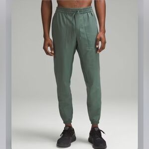 Lululemon Men’s License to Train Green Jogger Pants XL